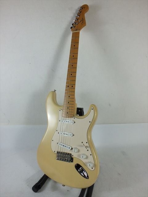 ギター Fender フェンダー ストラトキャスター American Standard STRATCASTER 2004年製