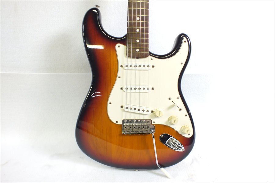 ギター Fender フェンダー USA ストラトキャスター Vシリアル 62 vin ST